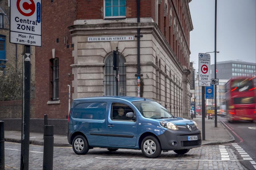  Renault Kangoo Van Z.E. 33 2017 года  (UK) (фото 14 из 44)